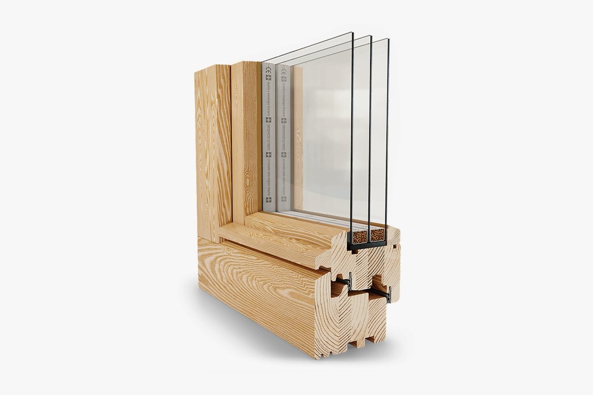 Doorsnede van een houten kozijnprofiel met triple isolatieglas
